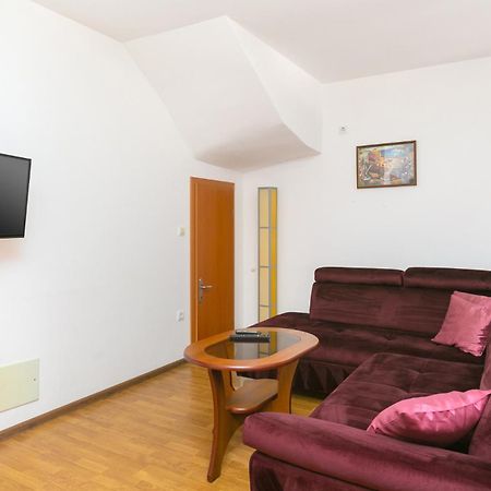 Marco Polo Apartment Медулин Екстериор снимка