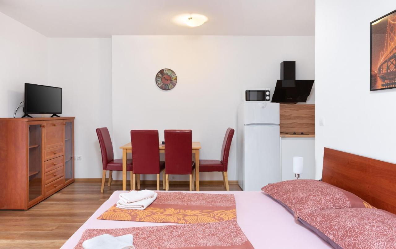 Marco Polo Apartment Медулин Екстериор снимка