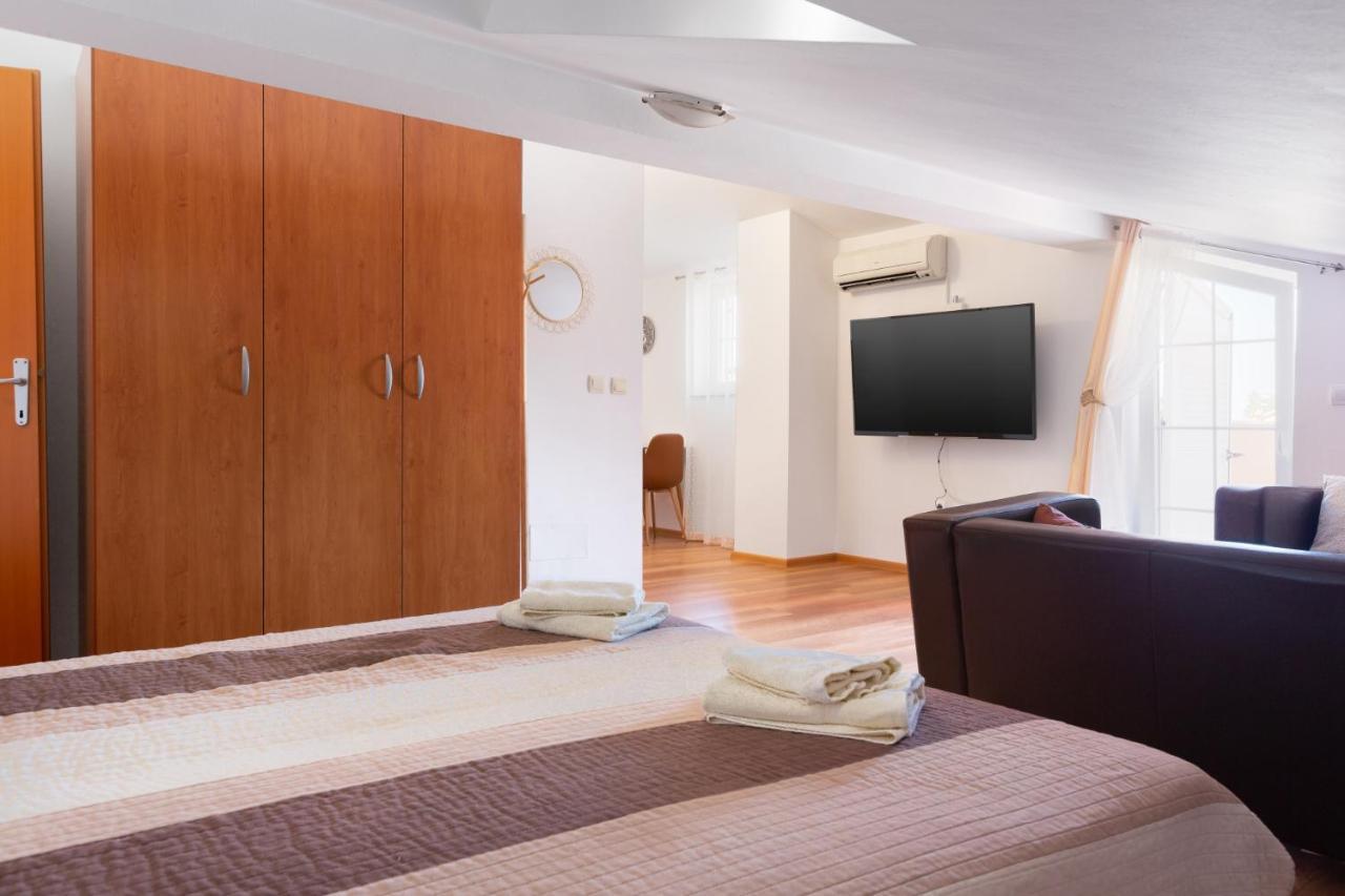 Marco Polo Apartment Медулин Екстериор снимка
